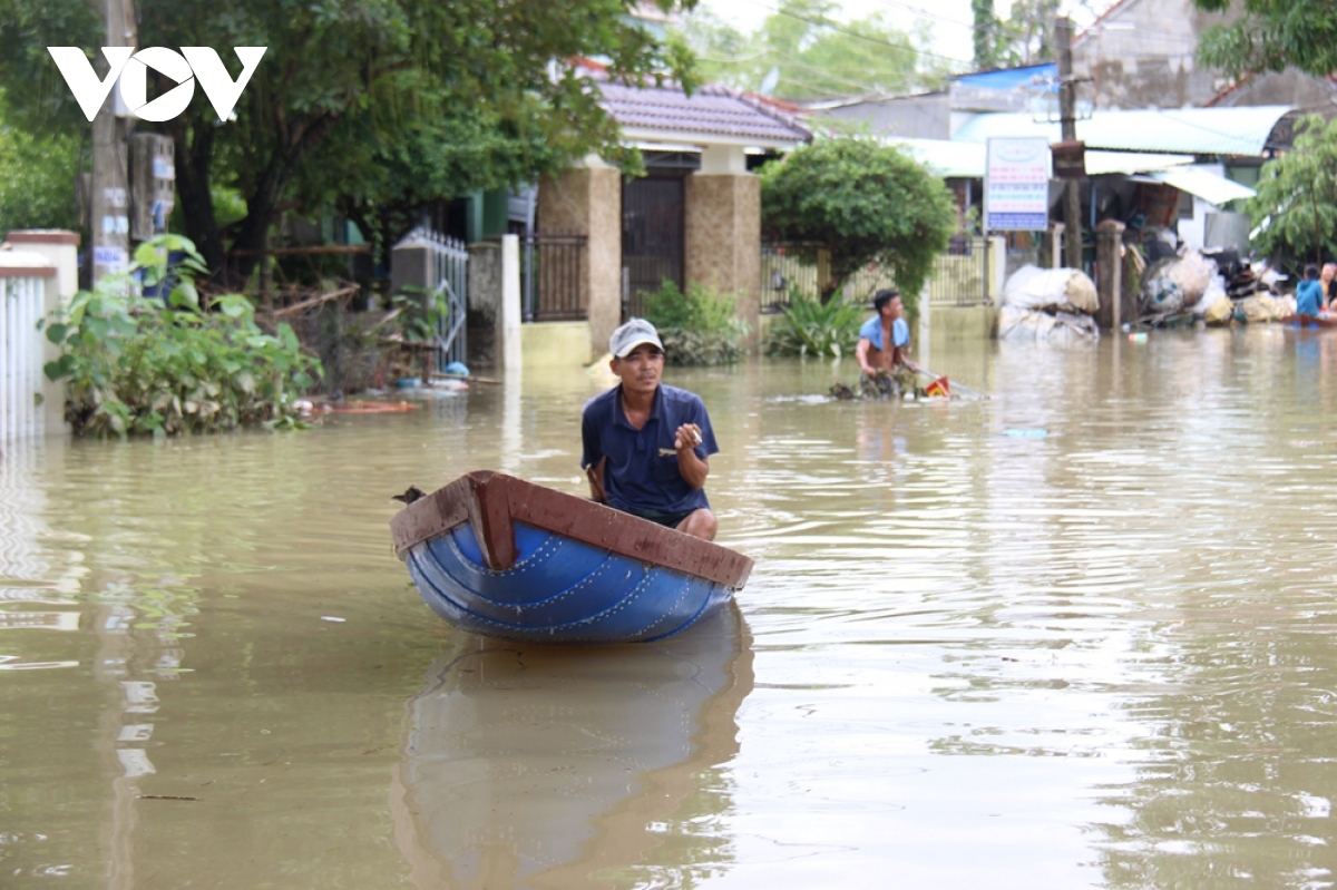 Thủ tướng yêu cầu các tỉnh tập trung chăm lo, bảo đảm đời sống người dân sau mưa lũ